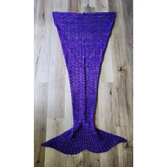 Marmaduke Tail Blanket Purple Blanket - Picture 4 of 4